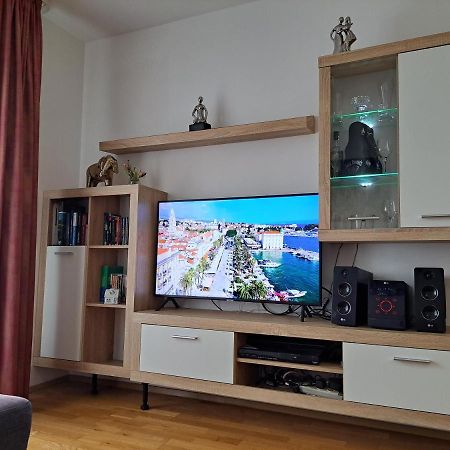 Mariposa, Apartment With Balcony, Private Parking In The Garage, Near The Biggest Shopping Center Mall Of Split Exteriör bild