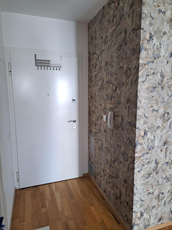 Mariposa, Apartment With Balcony, Private Parking In The Garage, Near The Biggest Shopping Center Mall Of Split Exteriör bild