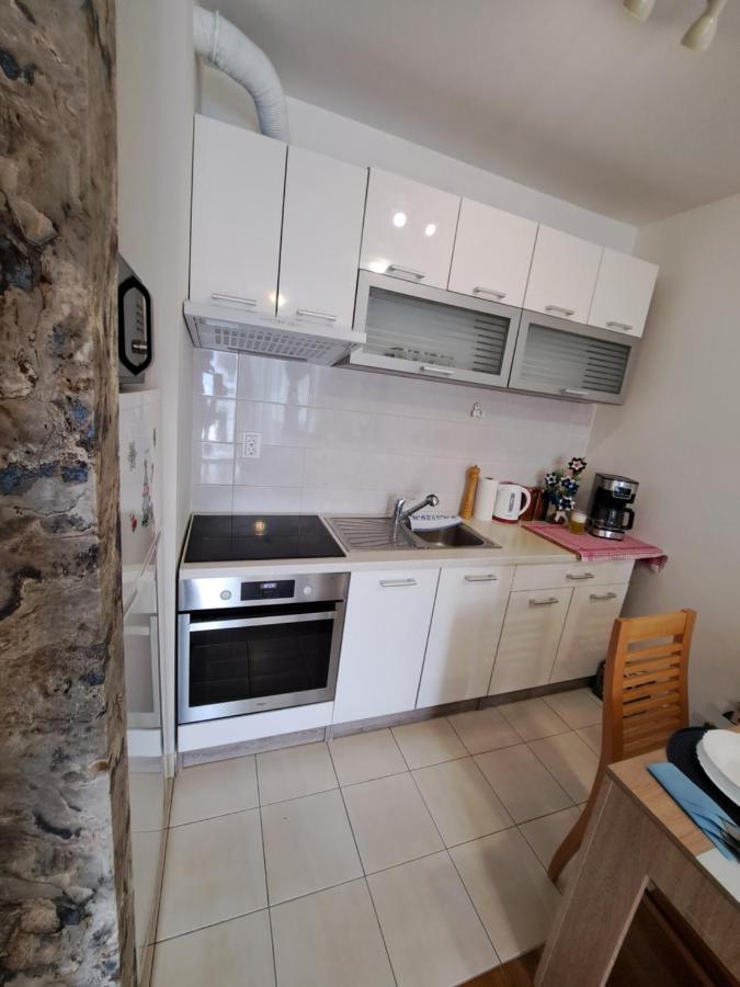 Mariposa, Apartment With Balcony, Private Parking In The Garage, Near The Biggest Shopping Center Mall Of Split Exteriör bild