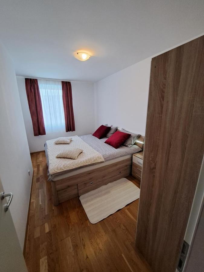 Mariposa, Apartment With Balcony, Private Parking In The Garage, Near The Biggest Shopping Center Mall Of Split Exteriör bild