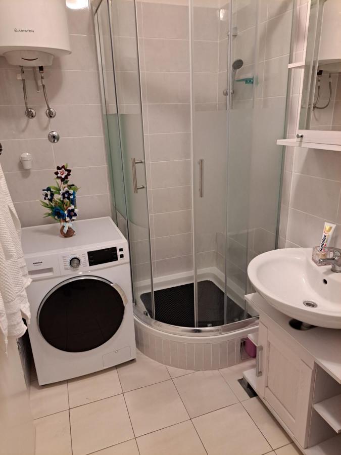 Mariposa, Apartment With Balcony, Private Parking In The Garage, Near The Biggest Shopping Center Mall Of Split Exteriör bild